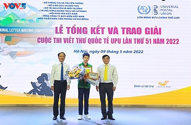 Ninth grader wins Vietnam's UPU letter writing competition 2022  - ảnh 1