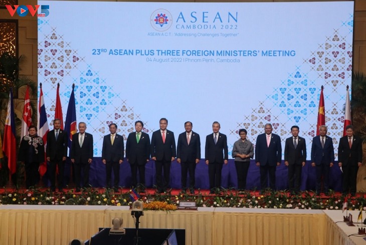 ASEAN Foreign Ministers meet with Northeast Asian partners - ảnh 2