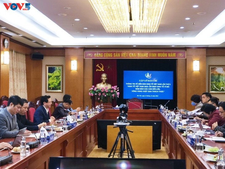 Memperkenalan  Forum Ekonomi Vietnam ke-5: Ekonomi Vietnam 2023 - ảnh 1