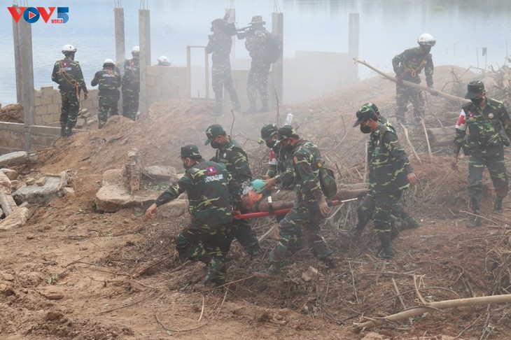 ベトナム・ラオス・カンボジアの3ヵ国の軍隊 初の共同救難救助演習 - ảnh 1
