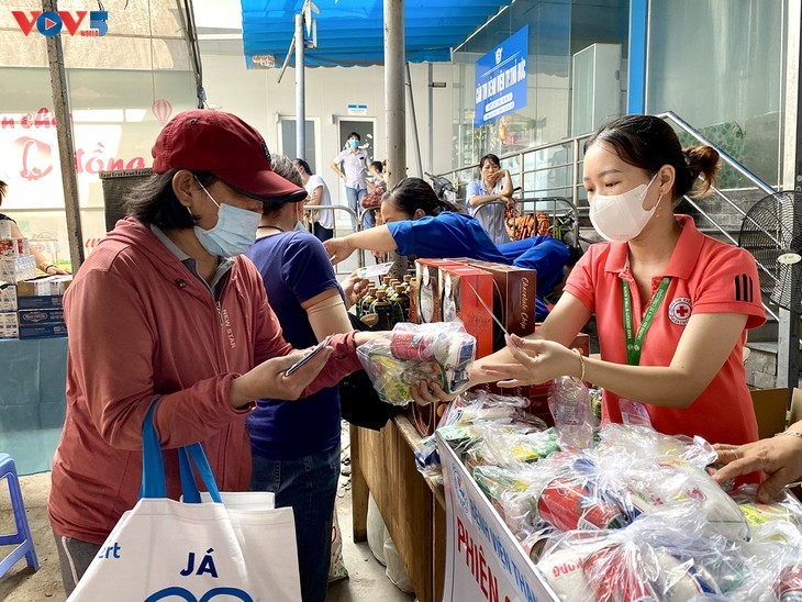 3,000 poor patients in HCMC benefit from “zero-dong” market - ảnh 1