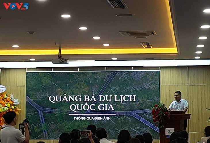 Vietnamese tourism promoted at international travel marts  - ảnh 2