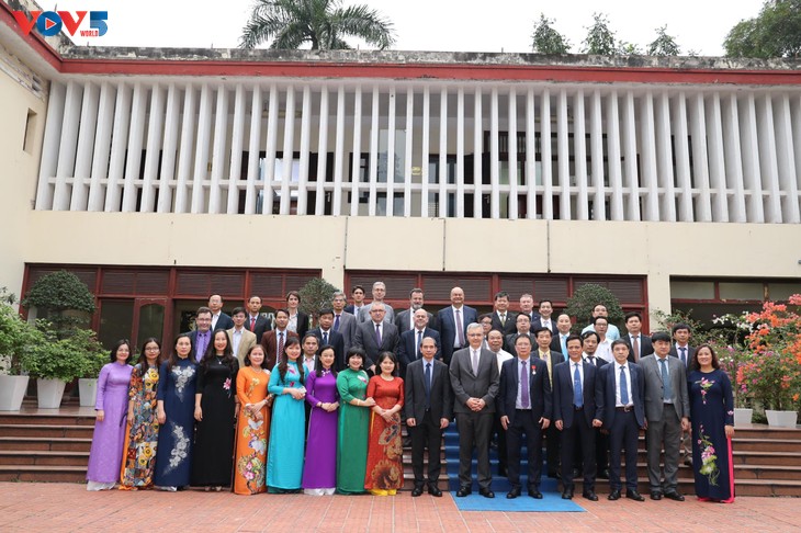 GS.VS. Châu Văn Minh, Chủ tịch Viện Hàn lâm Khoa học và Công nghệ Việt Nam được trao Huân chương Bắc đẩu Bội tinh của Pháp - ảnh 6
