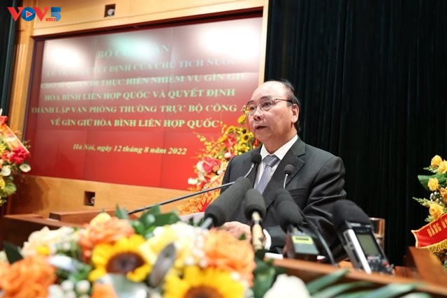 越南国家主席阮春福：人民公安力量要努力奋斗、良好完成维和任务 - ảnh 1