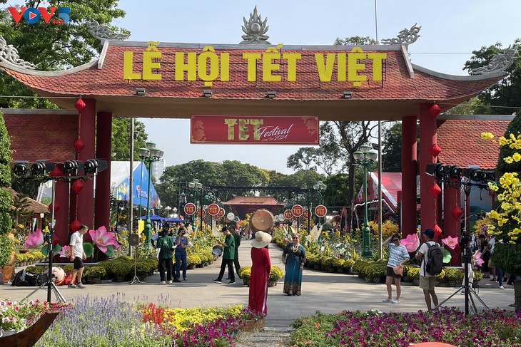 胡志明市的越南春节再现了许多传统春节习俗 - ảnh 1