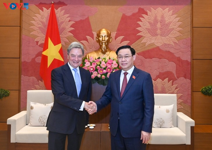 Vietnams Parlamentspräsident: Vietnam wird zu einem wichtigen Transit-Zentrum von Boeing - ảnh 1
