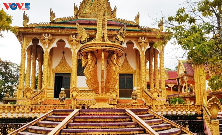 Menjelajahi  Pagoda Long Truong, Provinsi Tra Vinh - ảnh 2