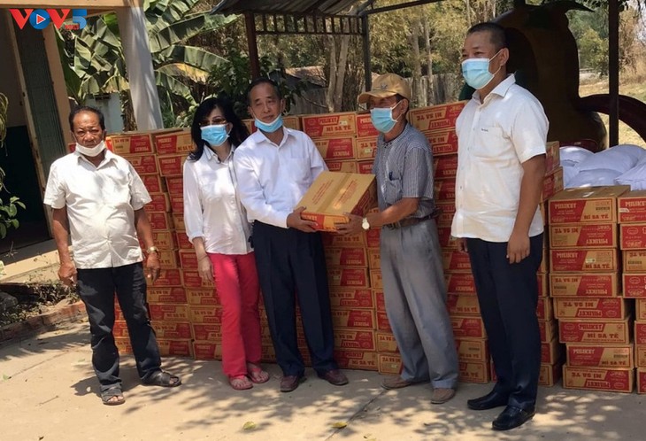 Nỗ lực hỗ trợ cộng đồng người gốc Việt tại Campuchia đang thực hiện cách ly phòng dịch COVID-19 - ảnh 1