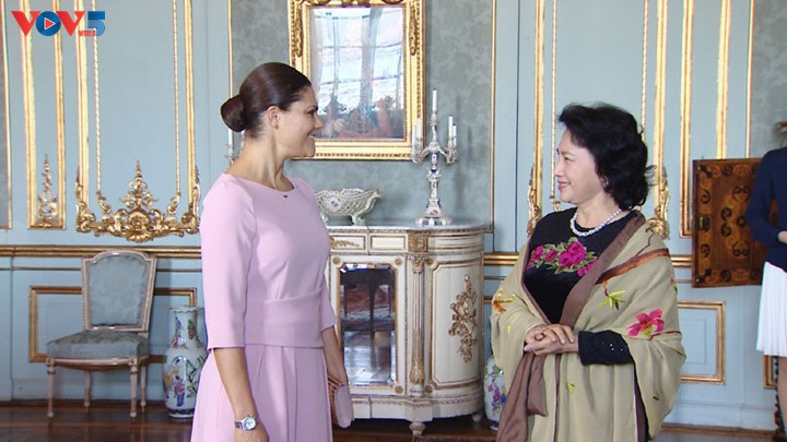 National Assembly Chairwoman meets Swedish Crown Princess  - ảnh 1