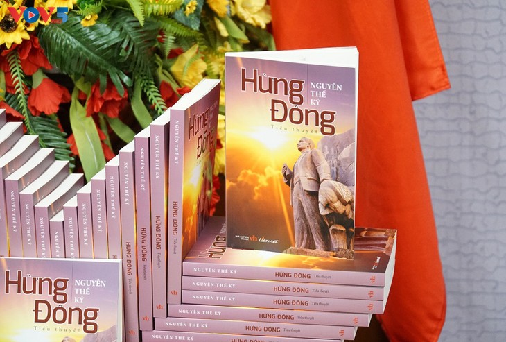 Novel “Hung Dong” by Nguyen The Ky debuted - ảnh 3