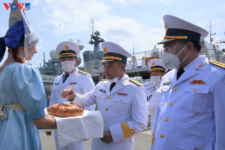 Два вьетнамских корабля проекта «Гепард» прибыли в Россию для участия в Армейских международных играх-2021 - ảnh 1