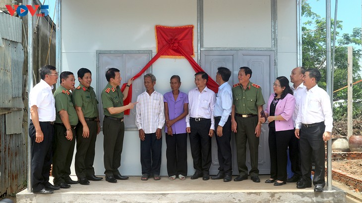 Министерство общественной безопасности помогло со строительством 1200 домов для бедных слоев населения в провинции Сокчанг - ảnh 2