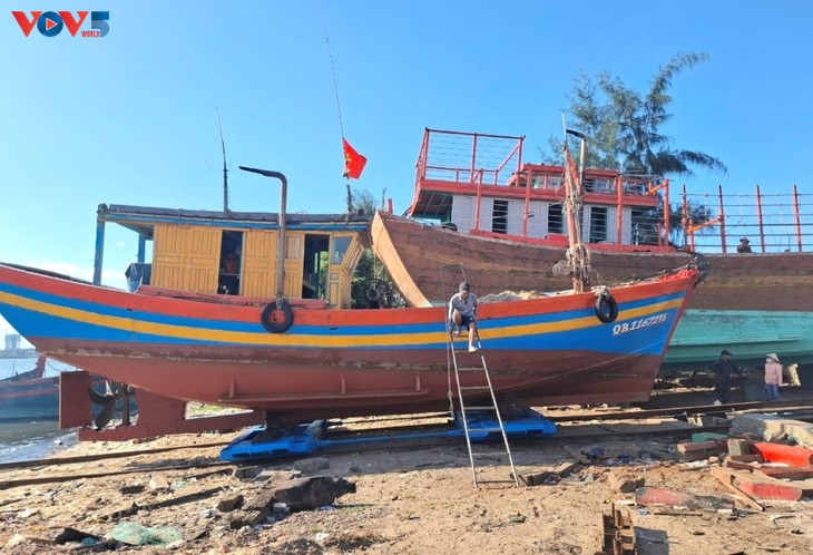 Quang Binh tightens management of “three nos” fishing vessels - ảnh 1