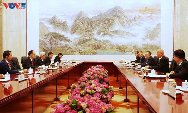 Trưởng ban Đối ngoại Trung ương Lê Hoài Trung hội kiến với các lãnh đạo cấp cao Đảng Cộng sản Trung Quốc - ảnh 1