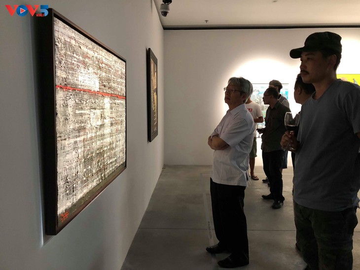 “Tỏa 2” – triển lãm tác phẩm của 10 nghệ sĩ trẻ Việt Nam - ảnh 2