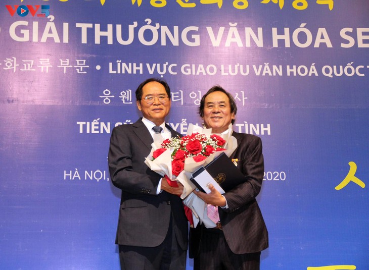 Người Việt Nam đầu tiên nhận giải thưởng văn hóa Hàn Quốc Sejong - ảnh 2