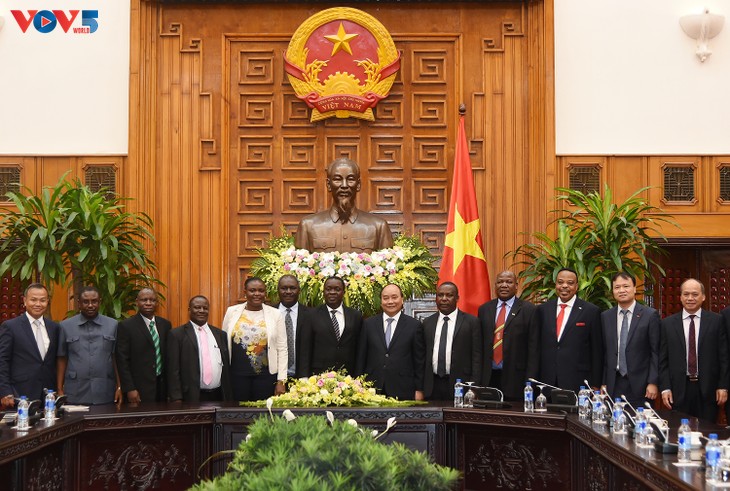 Vietnam y Tanzania por elevar su un intercambio comercial a mil millones de dólares  - ảnh 1