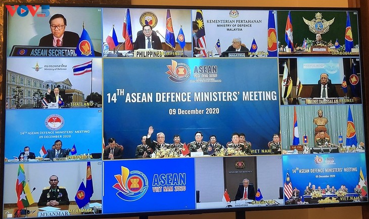 Celebran la videoconferencia de Ministros de Defensa de la Asean - ảnh 1