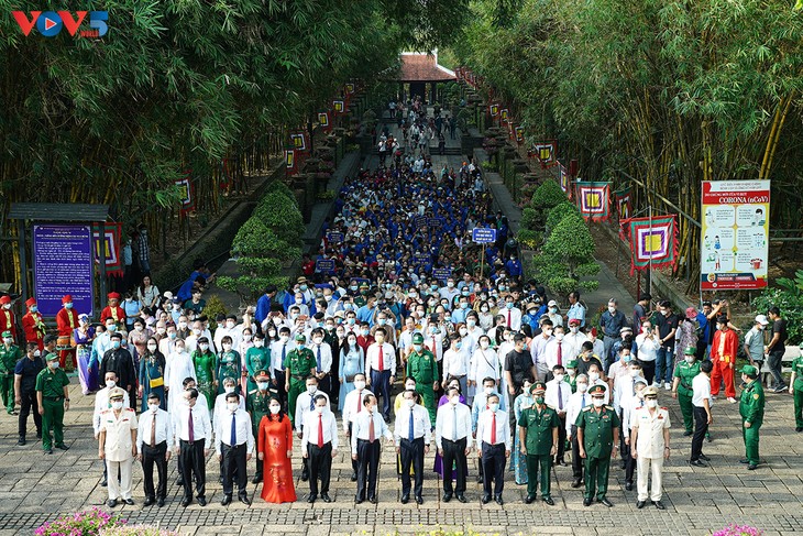 Actos en homenaje a los Reyes Hung en Phu Tho y varias localidades de Vietnam - ảnh 3