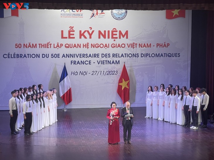 Vietnam-France: un demi-siècle main dans la main    - ảnh 1