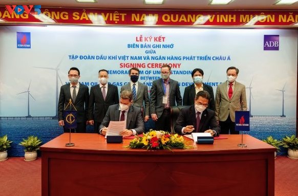 ADB và PVN thiết lập quan hệ đối tác thúc đẩy phát triển năng lượng xanh tại Việt Nam - ảnh 1