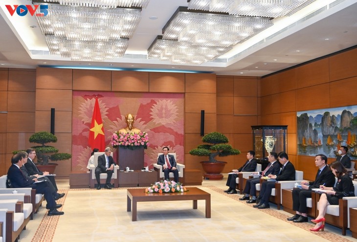 Chủ tịch Quốc hội: Việt Nam sẽ là trung tâm trung chuyển để Boeing làm cứ điểm chiến lược - ảnh 2