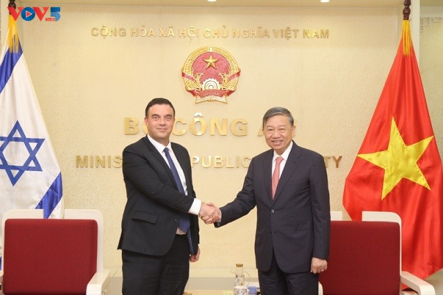 Bộ trưởng Tô Lâm tiếp Đại sứ Đặc mệnh toàn quyền Nhà nước Israel tại Việt Nam - ảnh 1