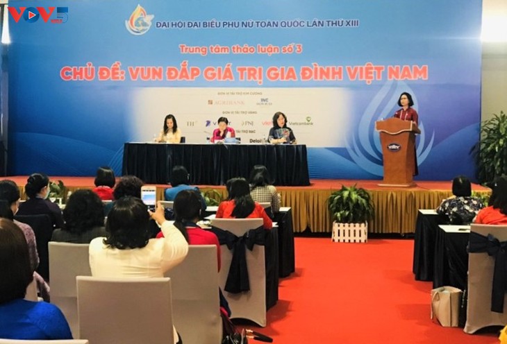 Thảo luận 5 vấn đề đặt ra đối với phụ nữ Việt Nam trong nhiệm kỳ mới - ảnh 1
