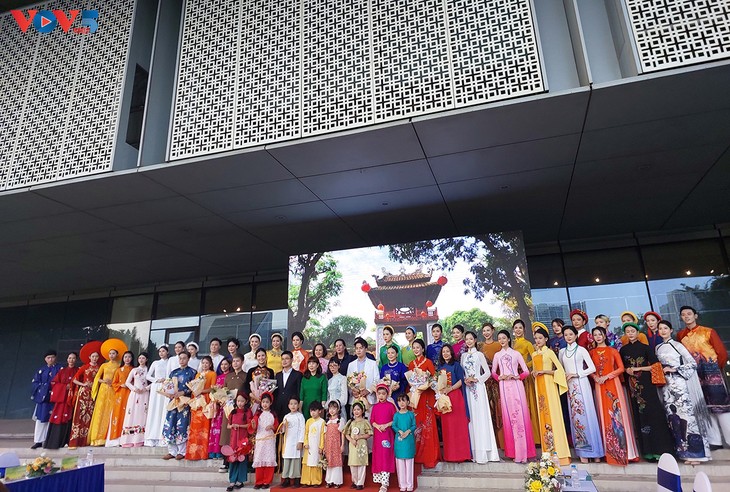 Lễ hội áo dài Du lịch Hà Nội 2023 góp phần quảng bá hình ảnh du lịch Thủ đô - ảnh 2
