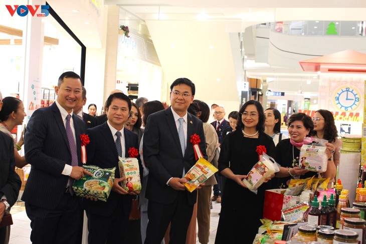 Khai mạc Tuần hàng Việt Nam năm 2024 tại hệ thống siêu thị Aeon, Nhật Bản - ảnh 1