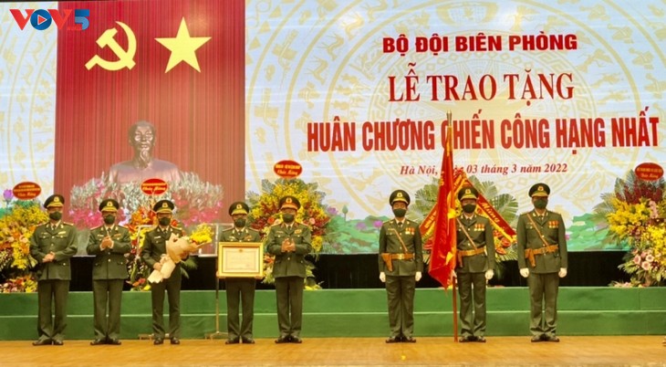 Border guard soldiers honored for outstanding achievements  - ảnh 1