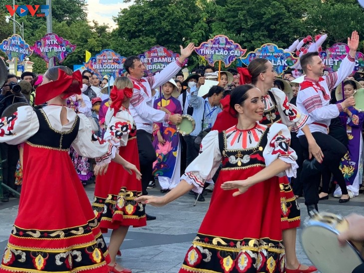Hue Festival 2022 full of cultural colors - ảnh 2