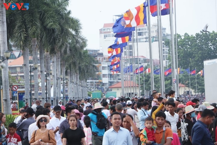 Việt Nam đứng đầu về lượng du khách quốc tế đến Campuchia - ảnh 1