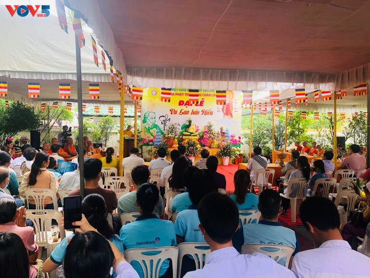 Cộng đồng người Việt tại Lào tổ chức Đại lễ Vu lan báo hiếu - ảnh 1
