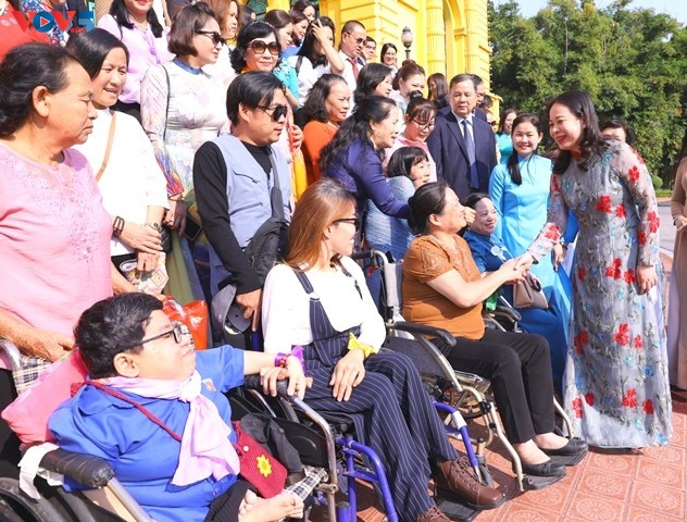 Phó Chủ tịch nước Võ Thị Ánh Xuân gặp mặt phụ nữ khuyết tật tiêu biểu - ảnh 1