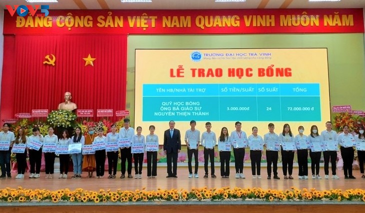 Đại học Trà Vinh hướng tới trở thành trung tâm ngoại ngữ miền Tây Nam Bộ - ảnh 2