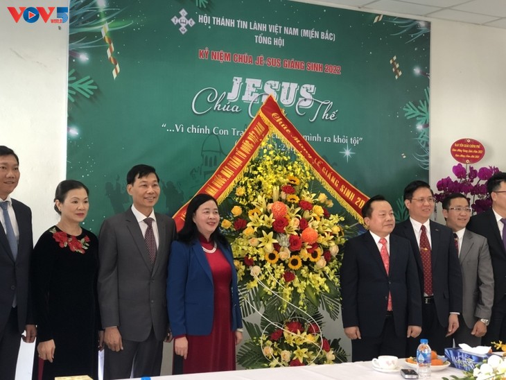 Đại diện lãnh đạo Đảng, Nhà nước đến thăm, chúc mừng Hội thánh Tin Lành Việt Nam (Miền Bắc) - ảnh 2