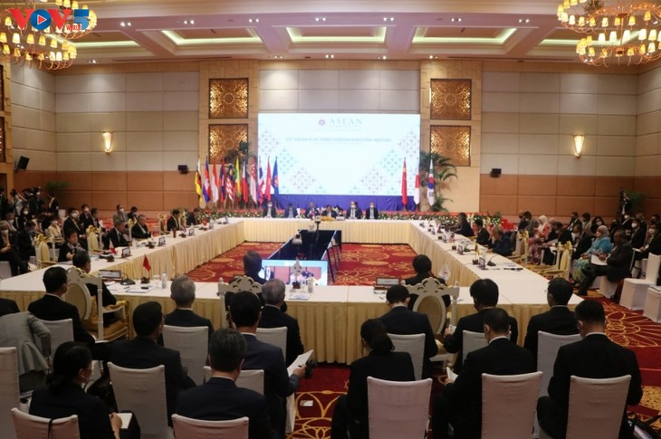 การประชุมรัฐมนตรีต่างประเทศของอาเซียนกับประเทศหุ้นส่วน - ảnh 1