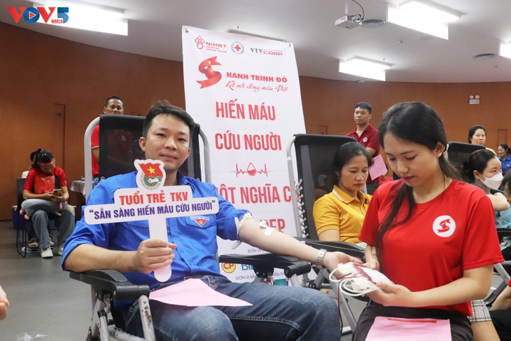 Quang Ninh erhält mehr als 800 Blutkonserven - ảnh 1