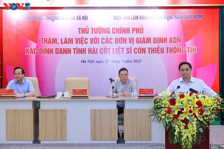 Pham Minh Chinh: la recherche et l’identification des soldats morts pour la patrie sont une mission politique importante - ảnh 1