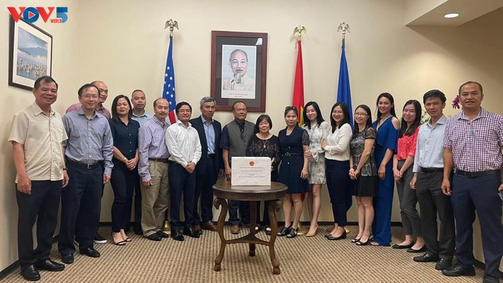 Tổng Lãnh sự quán Việt Nam tại Texas phát động ủng hộ Quỹ vắc xin phòng chống Covid 19  - ảnh 3