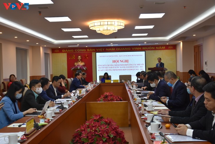 Ban Dân vận TƯ và Ban Cán sự đảng Bộ Ngoại giao tăng cường phối hợp về công tác với người Việt Nam ở nước ngoài  - ảnh 1