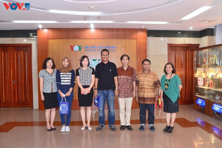 Chương trình Phát thanh tiếng Indonesia: Nhịp cầu hữu nghị kết nối  nhân dân hai nước Việt Nam và Indonesia - ảnh 3