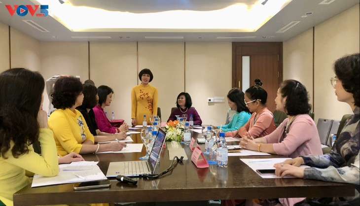Diễn đàn phụ nữ Việt Nam tại Châu Âu ký kết hợp tác với Hiệp hội nữ doanh nhân thành phố Hà Nội - ảnh 1