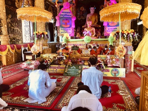 Kathina ceremony of the Khmer ethnic minority