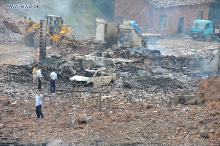 湖南省の花火工場爆発事故 死傷者多数