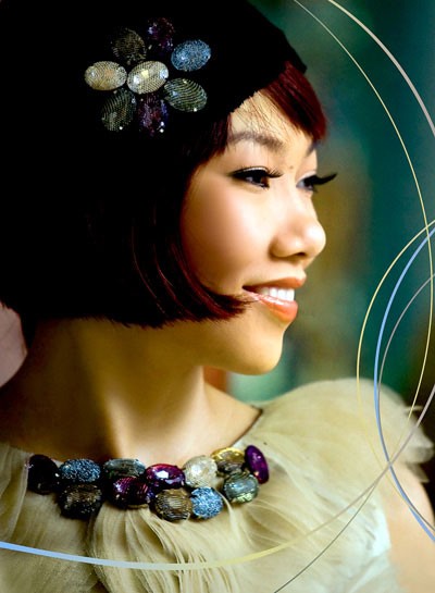 女性歌手チャン トゥ ハ Tran Thu Ha