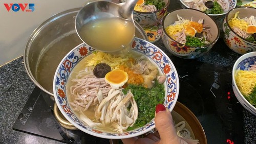 ハノイの麺料理 ブンタン ベトナム人の好物料理