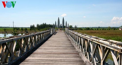 Hien Luong Bridge – everlasting desire for national reunification