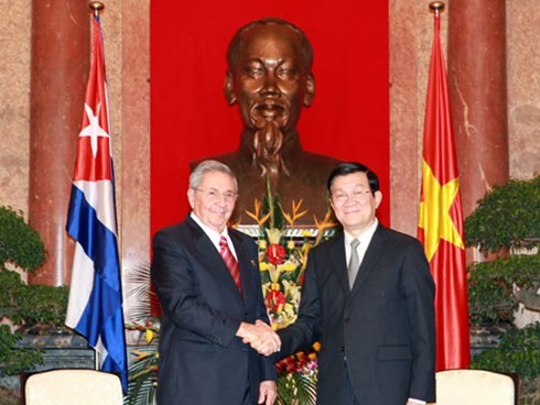 Quan hệ Việt Nam-Cuba: Bạn đang muốn tìm hiểu về những liên kết đặc biệt giữa Việt Nam và Cuba? Hãy xem hình ảnh về quan hệ Việt Nam-Cuba để khám phá sự gắn bó chặt chẽ, sự hỗ trợ lẫn nhau và đặc biệt là tình bạn mãnh liệt của hai quốc gia.